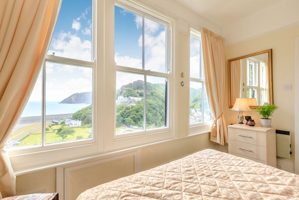 Clooneavin Apartment 6 view 4