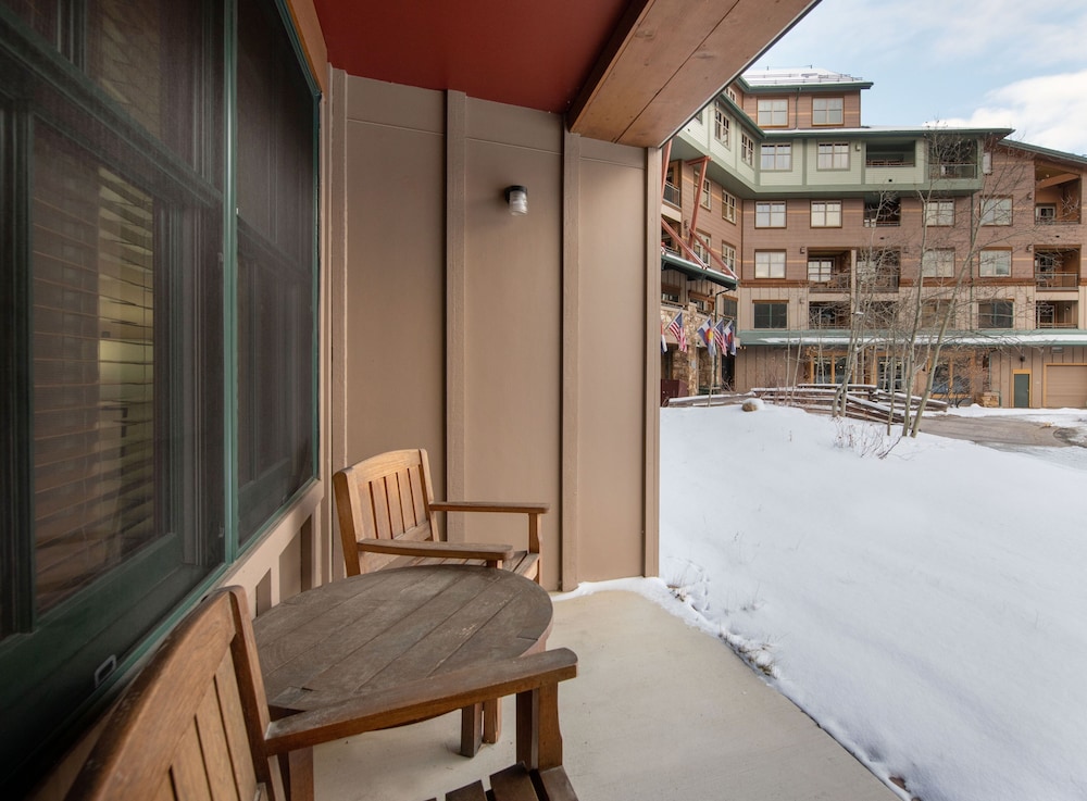 Zephyr Mountain Lodge Condos