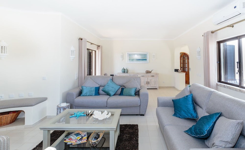 Floresta Fabulous Villa Close to Beach and Golf