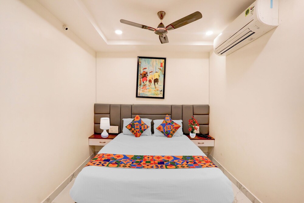Fabhotel Radha Rani Residency