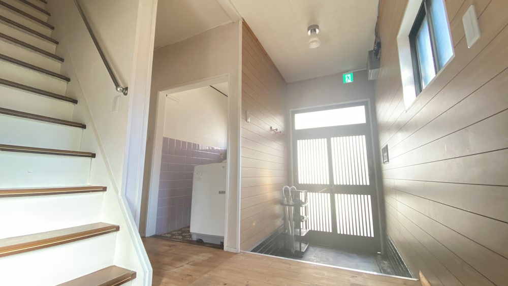 AkiraHome Tsurumibashi