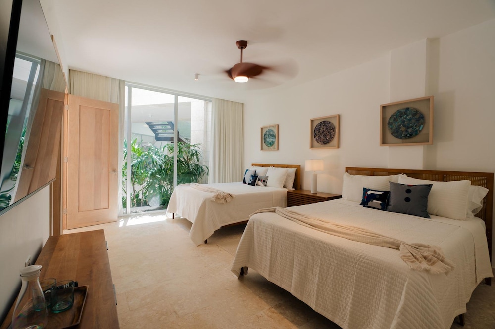 Modern 6 BDR Golf Front Villa in Luxury Beach Resort w Pool and Heated Jacuzziz