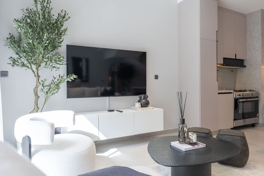 Classy 4-bedroom Villa With Spacious Balcony in Nad Al Sheba