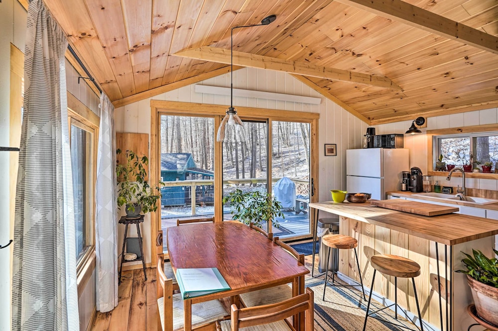 Brattleboro Vacations - Cozy Falls Brook Cabin: Hike  Swim On-site! - Property Image 11
