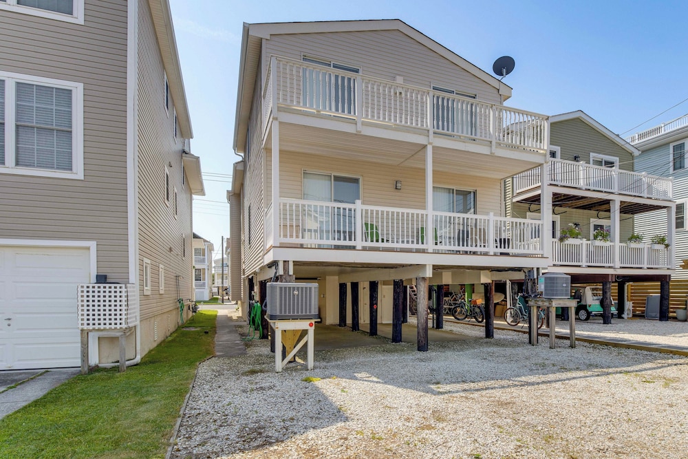 2 Blocks to Beach Access: Ocean City Adventure!