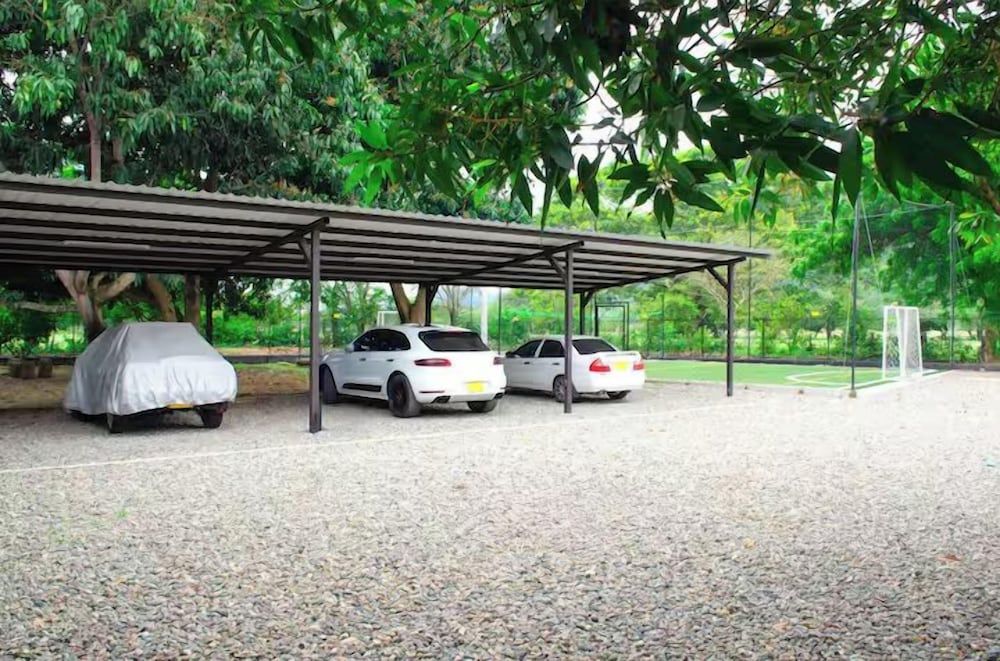 Finca club las palmas en Girardot
