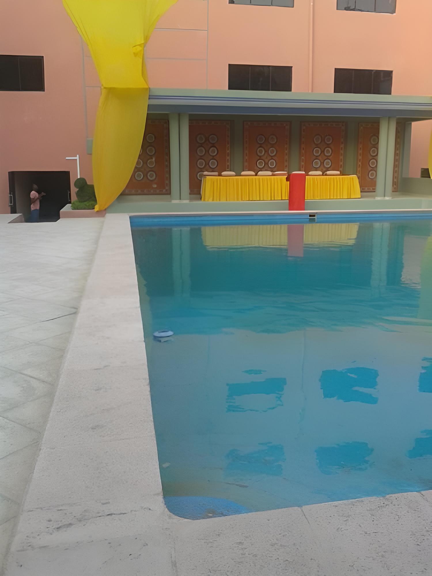Le Monte Cristo Hotel & Suites