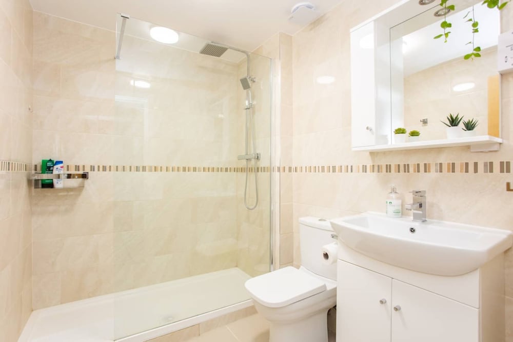 Modern 2 Bedroom Apartment in the Heart of London