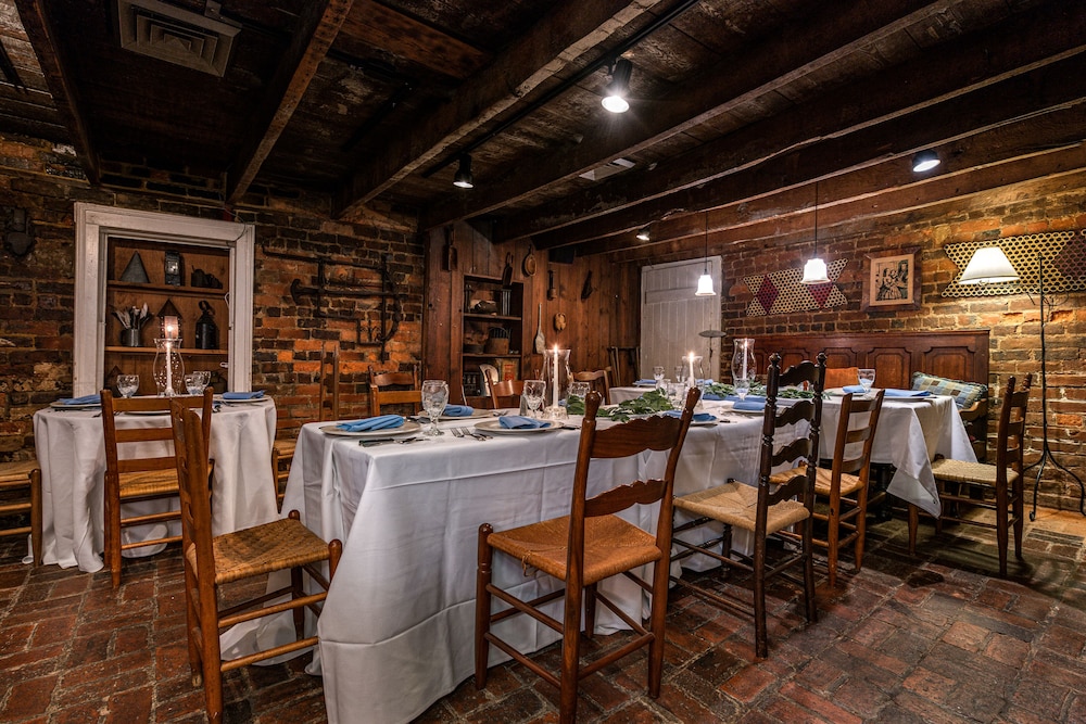 Wayside Inn