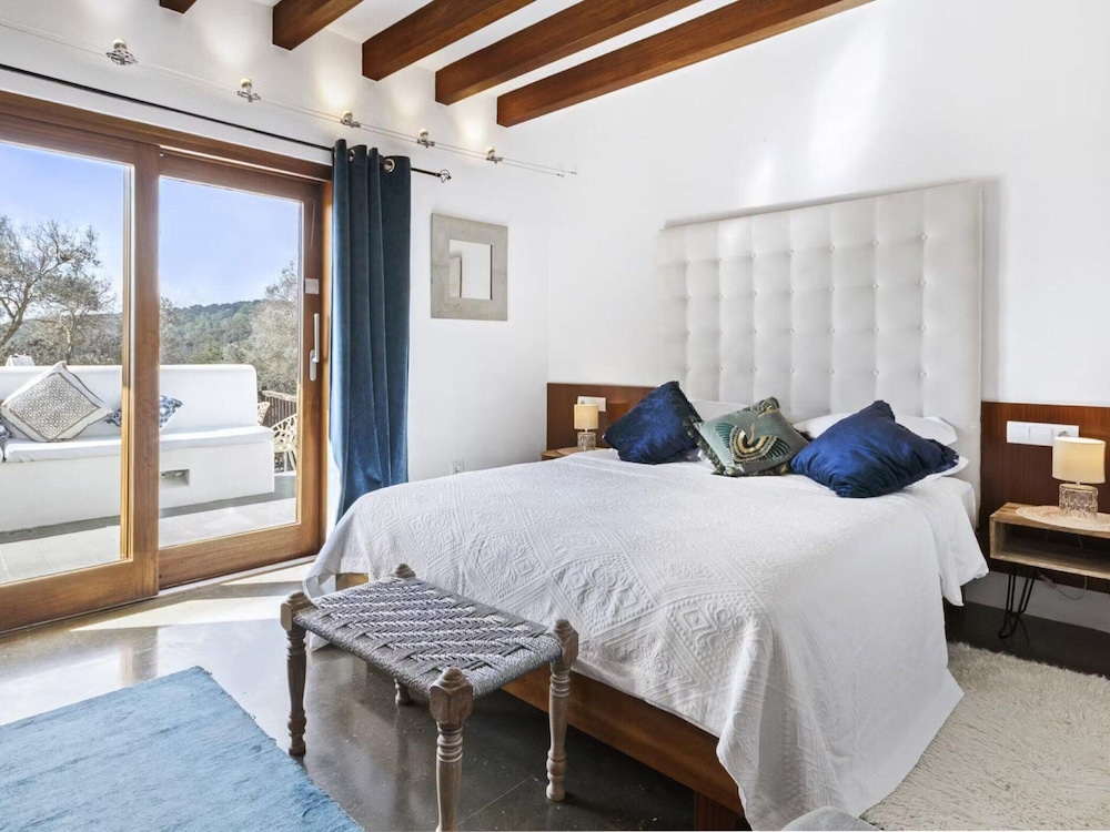 Rural Hideaway Villa in Stcarlos