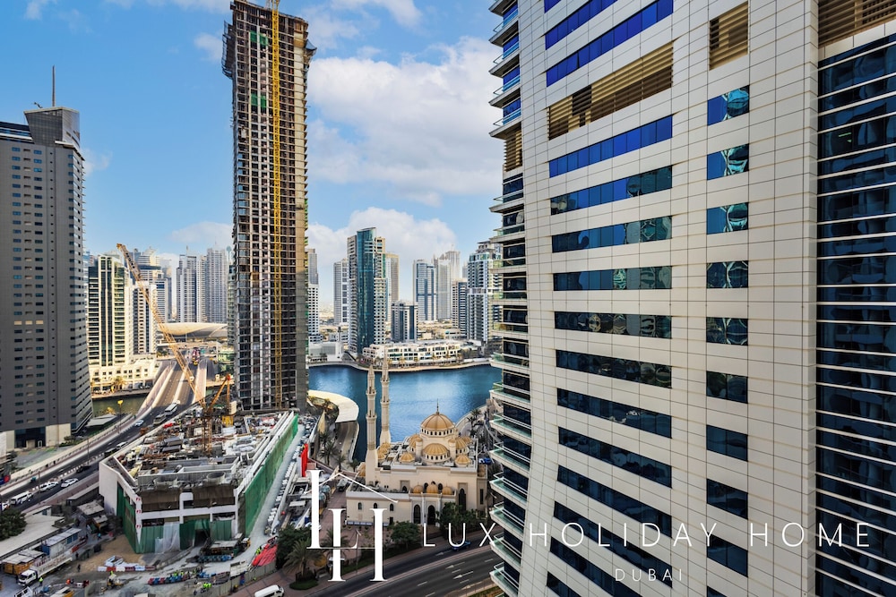 LUX The Sky Dubai Eye View Suite