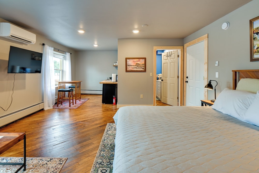 Cozy Meredith Studio Near Lakes & Downtown
