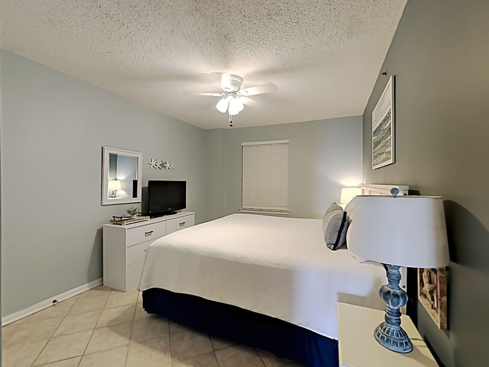 Tradewinds by Southern Vacation Rentals
