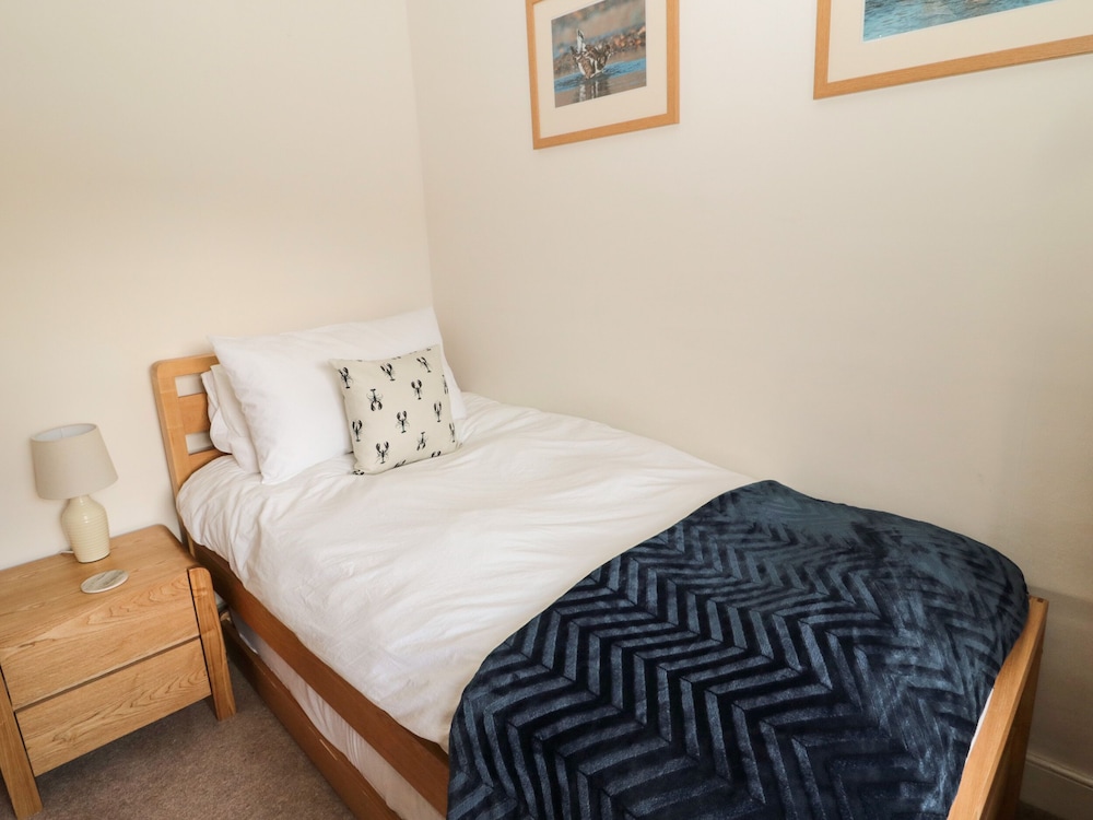 Curlew Cottage, 2 Fenkle Street