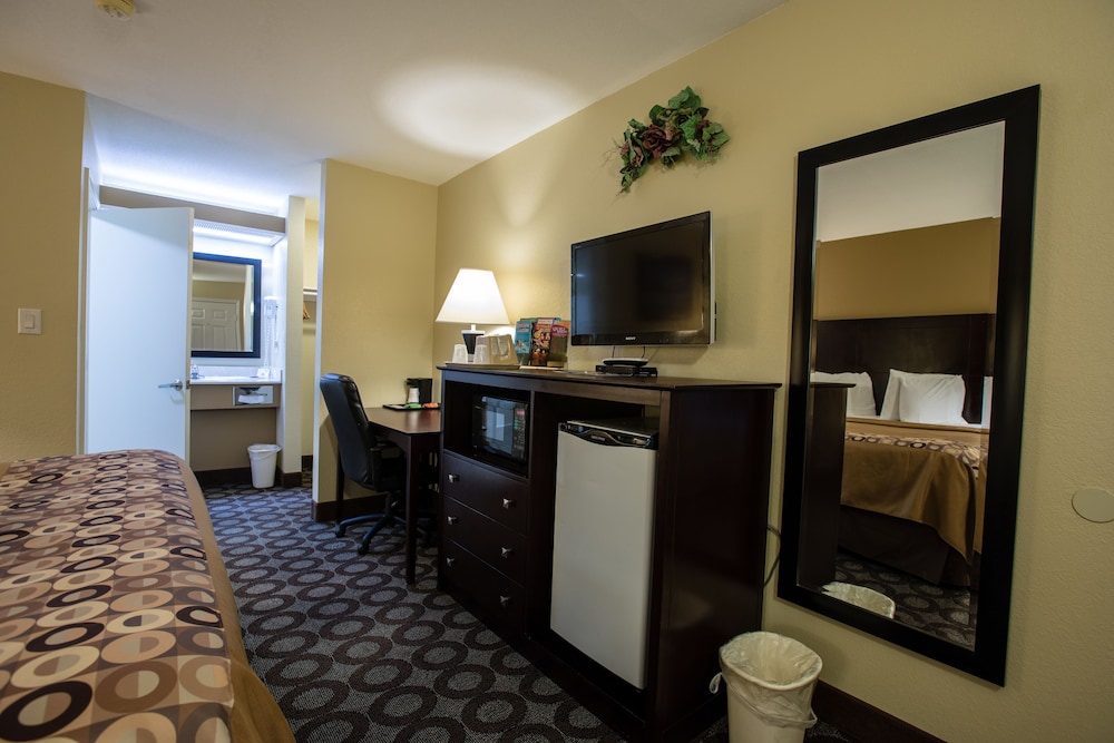 Relax Inn & Suites