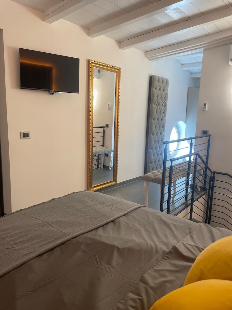 Exclusive 2-Bed Villa 5 min to Colosseum