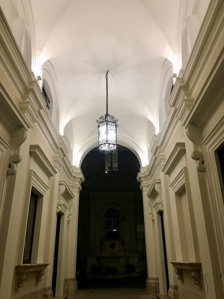 Roma Royal Residence