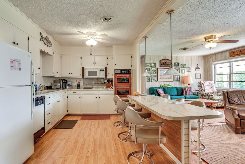 Walk to Marina: Family Home w/ Yard in Kingston