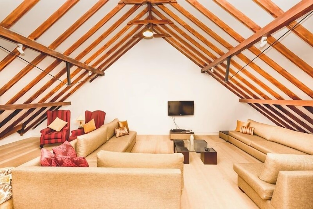 Tudor Barn - Little England Cottages view 2