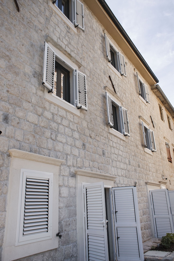 Galathea House
