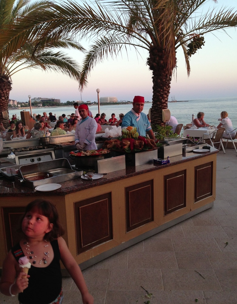 Rubi Hotel