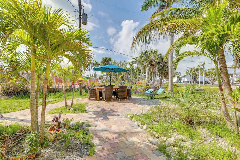 Walk to Beach: Fort Meyers Home w/ Patio!