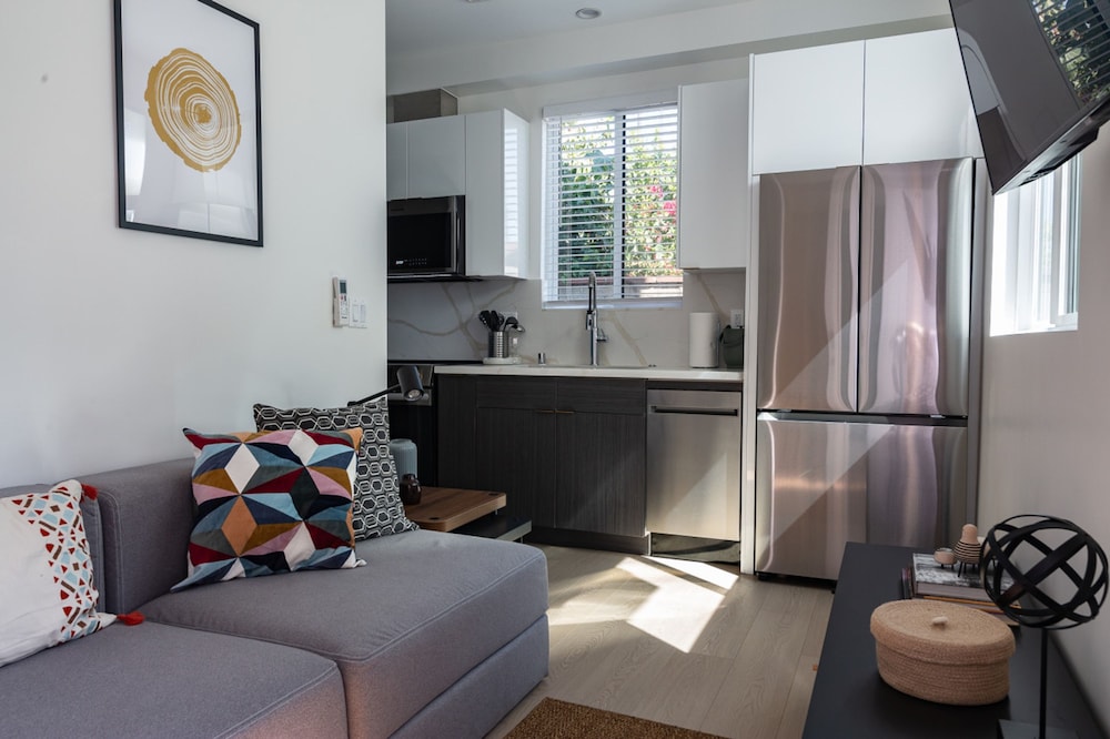 Scandinavian-style 1BR Apartment Built 2024 p81