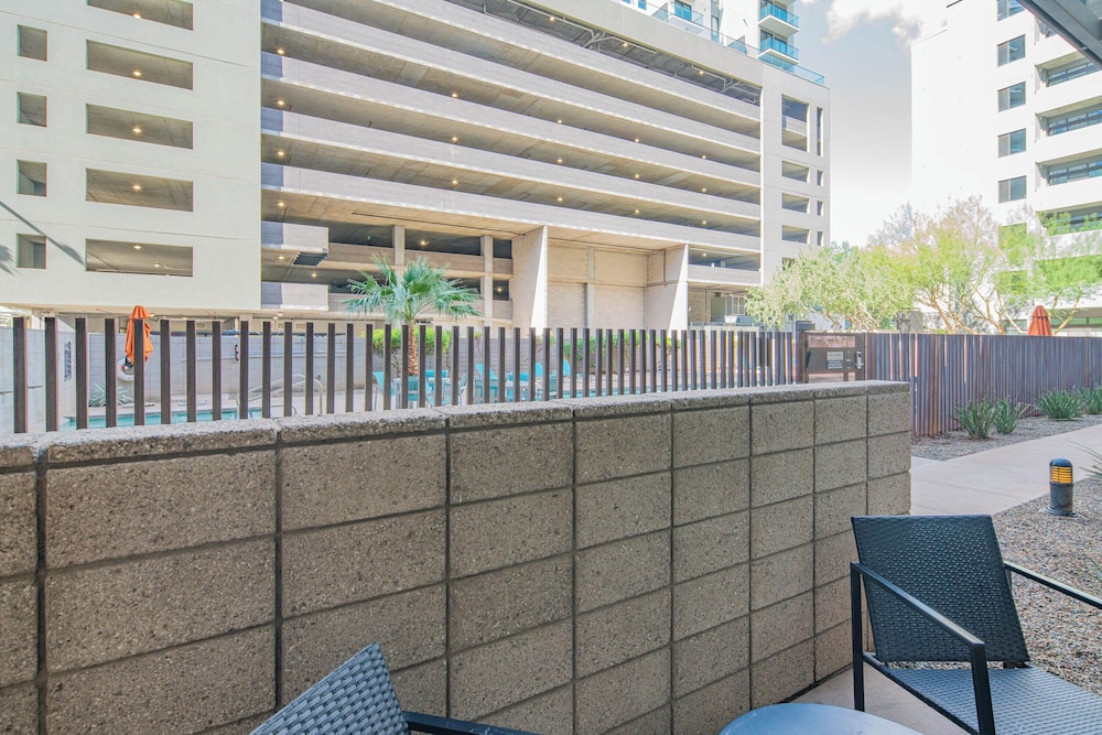 ROVE LIVING/KL - Roosevelt Point