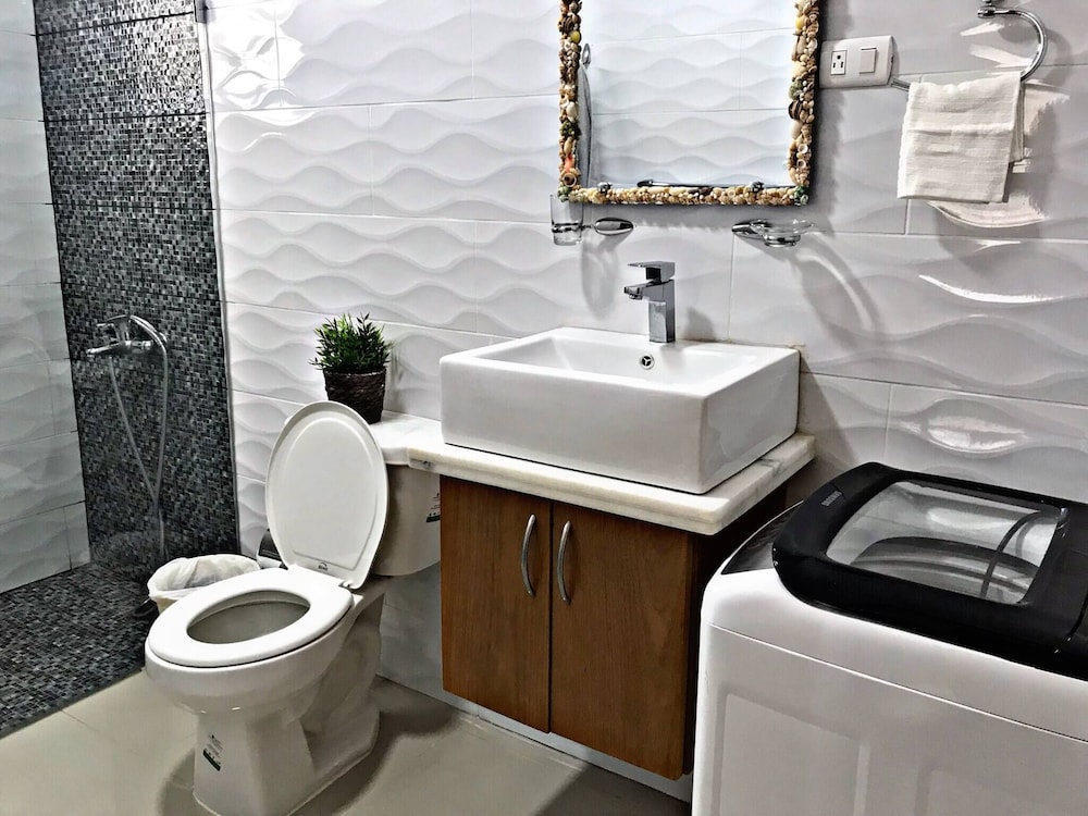 Charming 1b Apto Walk To The Beaches & Main Street view 2