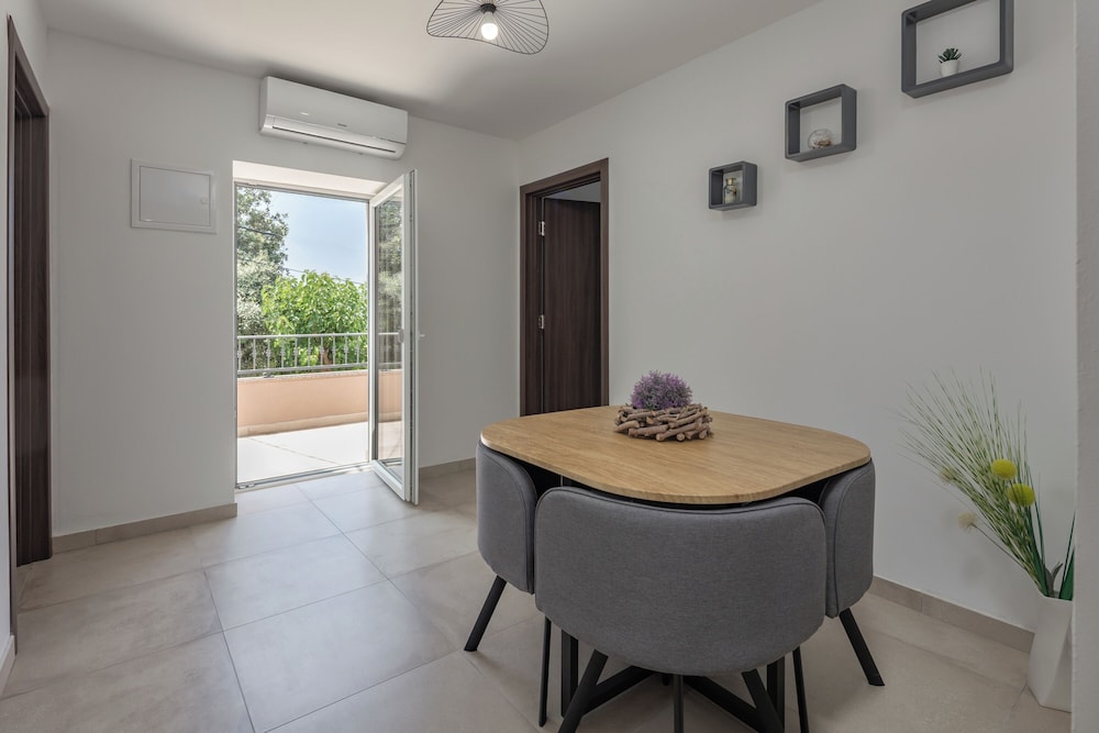Harmony House Vito