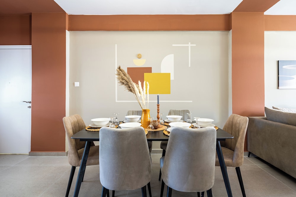 Oracle 2-BR Apt. & Balcony in Larnaca