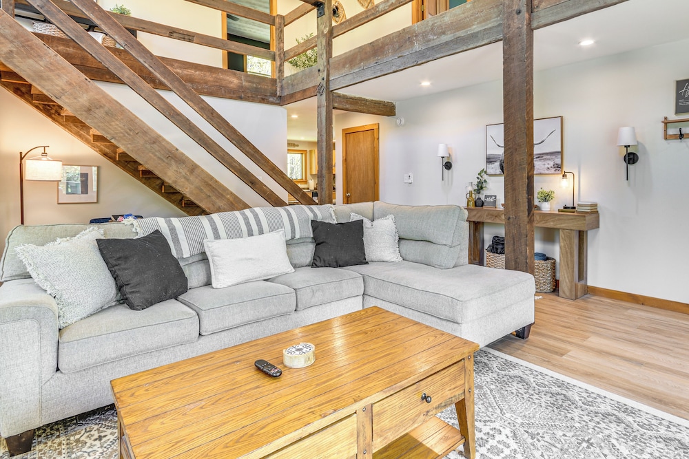 Fish, Hike & Ski: Spacious Family Escape in Eden