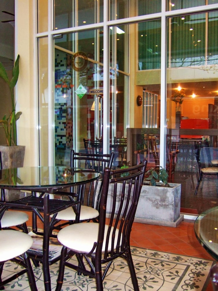 Lodge 61 Bed & Breakfast