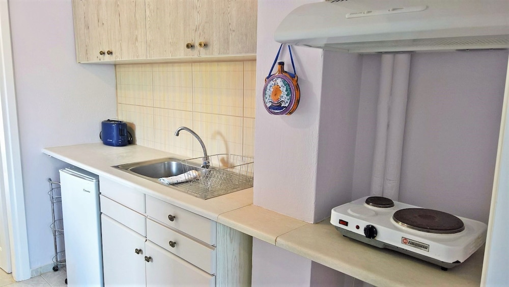 Aloni Studios & Apartments