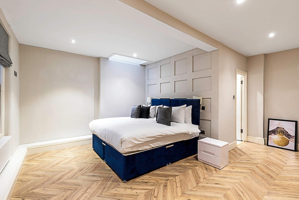 Beautiful Two Bedroom Abode in Notting Hill
