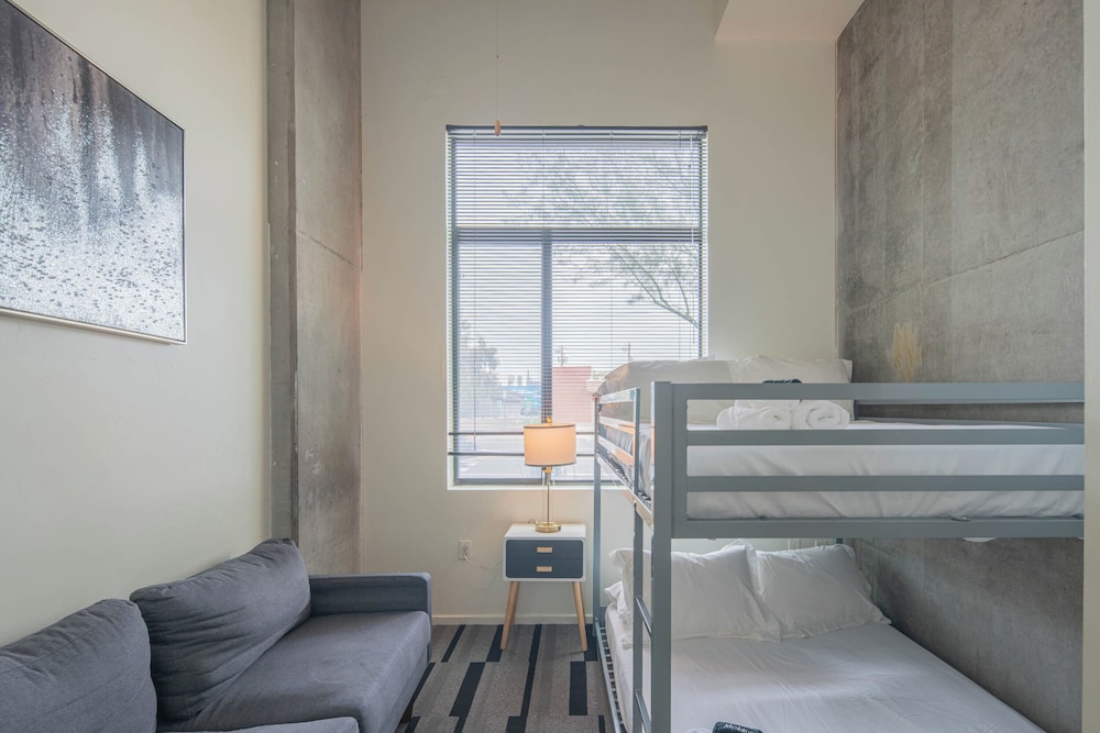 ROVE LIVING/KL - Roosevelt Point