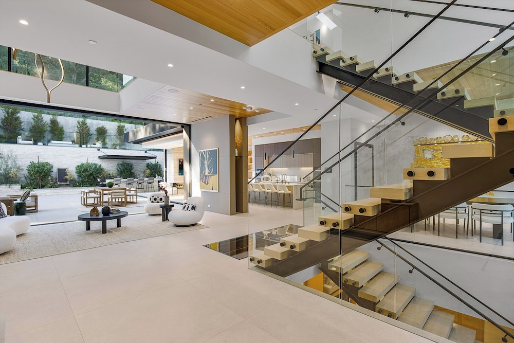 Hutton Modern