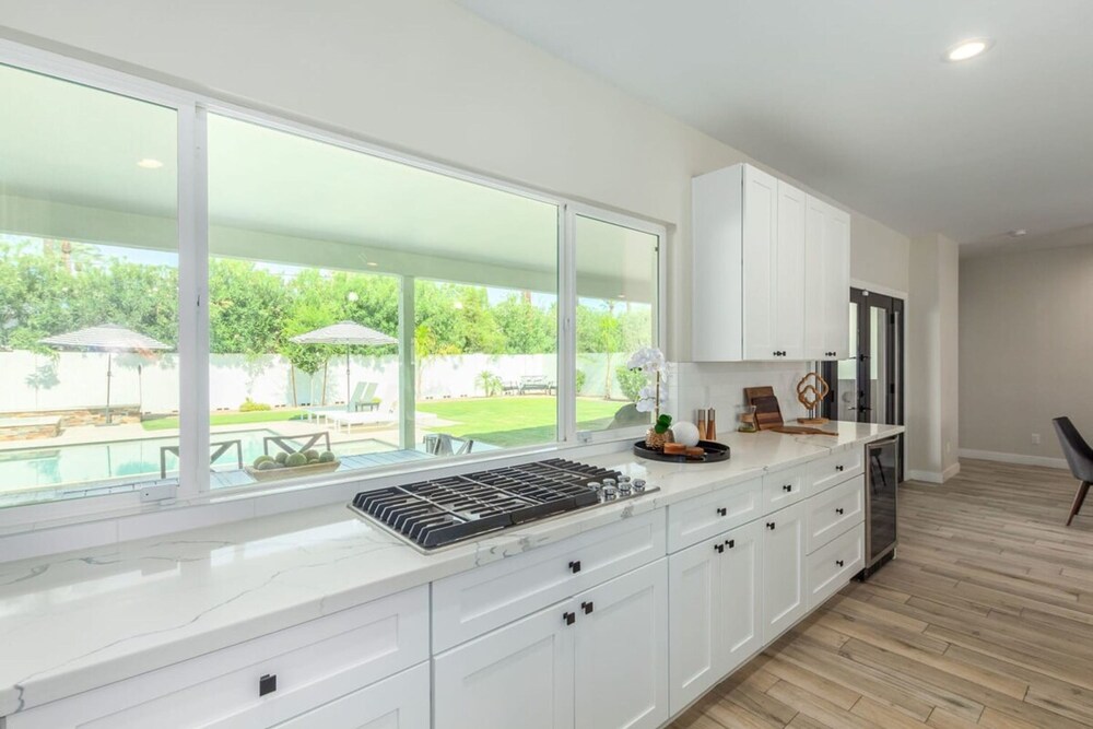 Modern Arcadia Estate Htd Pool Bikes Chef Kitchen