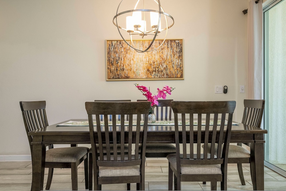 Storey Lake 4 BR With Private Pool