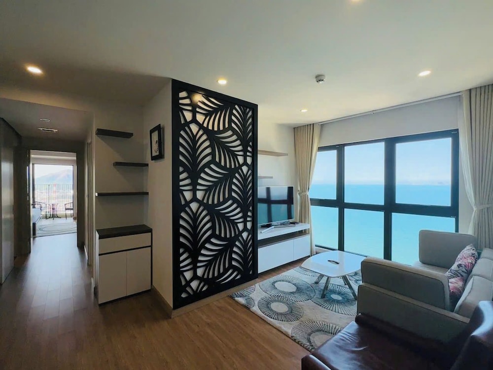 Gold Coast Balcony Serviced Apartment