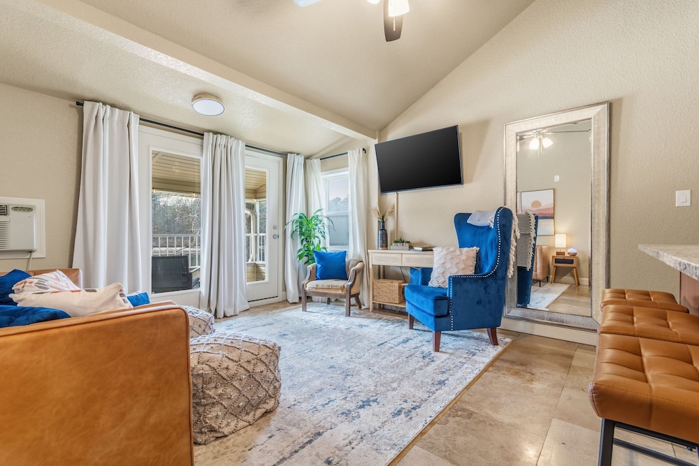 Clearwater Golden Escape On Lake Hamilton 2 Bedroom Condo