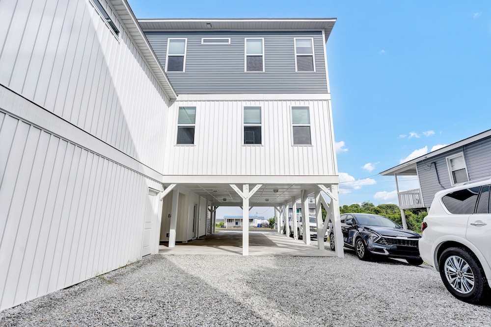 Walk to Beach Pool Ocean View Parking Bunk Beds