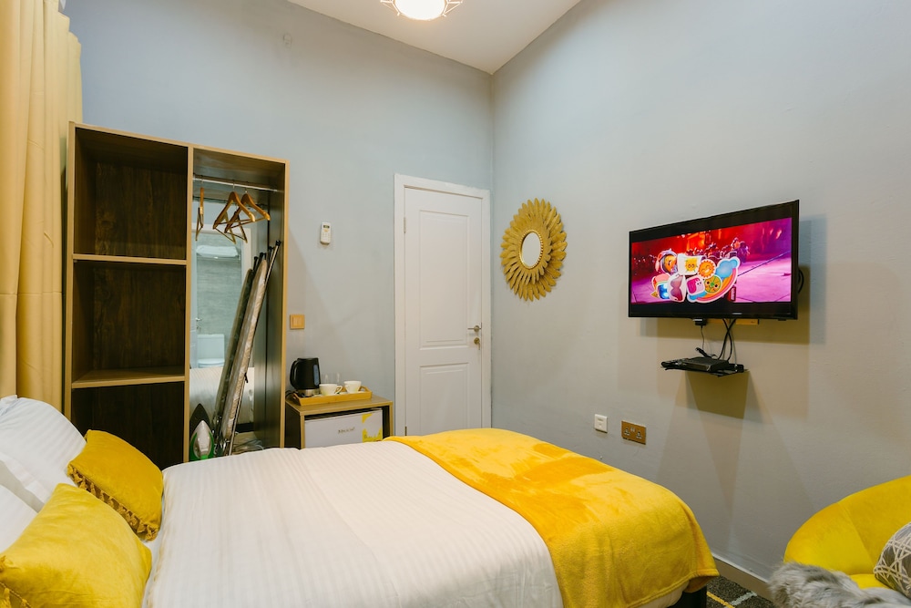 The Avery suites 1 view 5