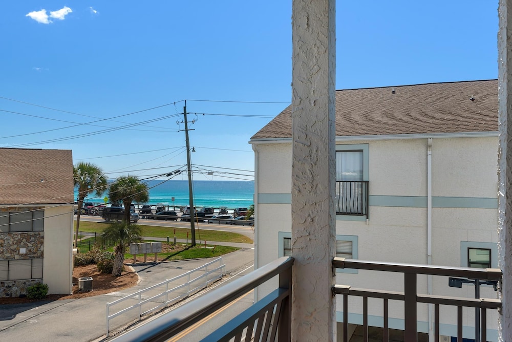 Costa Vista Townhouse #9