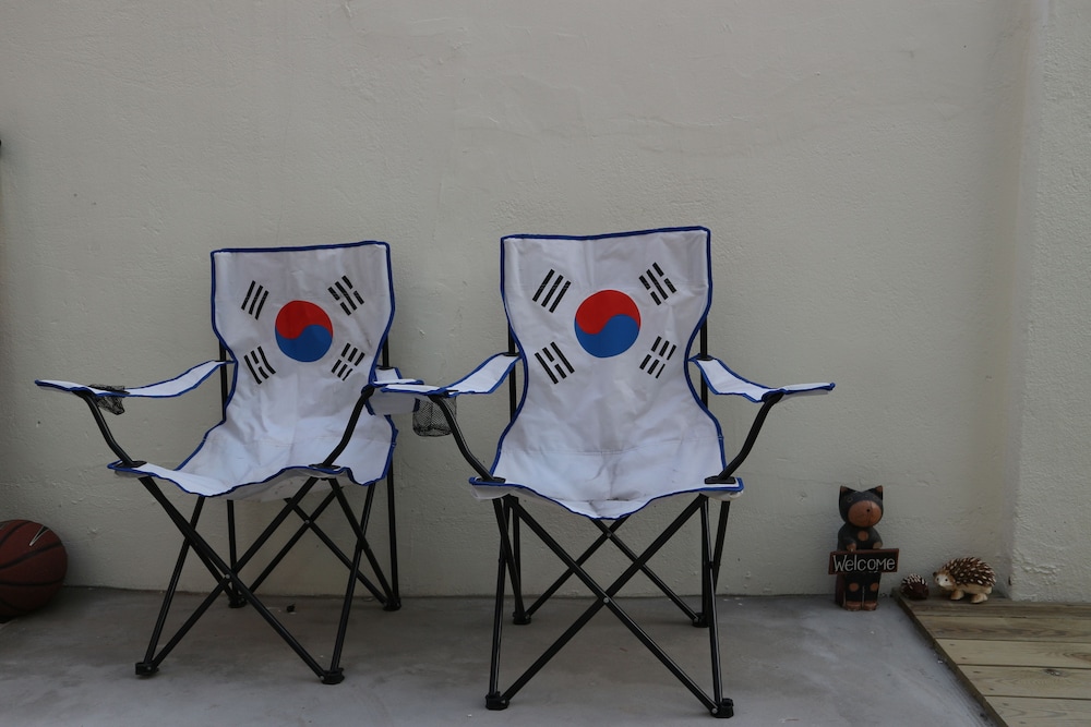 Zzzip Guest House - Hostel