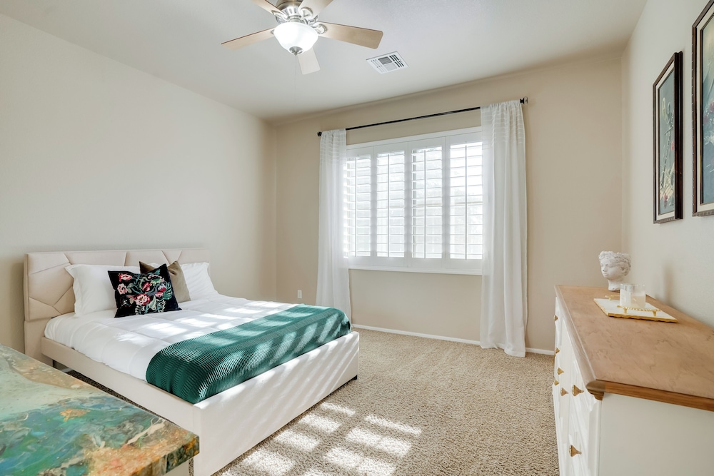 Family-friendly Retreat w/ Pool - Near Westgate!