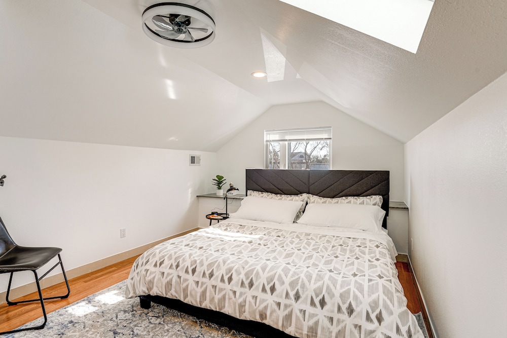 Walk to Crab Cove Beach: Alameda Home w/ Game Room