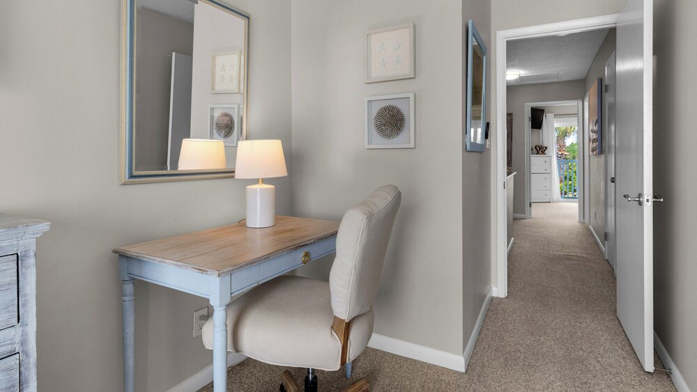 2BR Beachfront Townhome w/ Beach Service + Free Attraction Tickets!