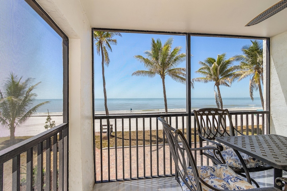 Seaside 101: Oceanview 2br/2ba Condo With Pool, Steps To Beach 2 Bedroom Condo