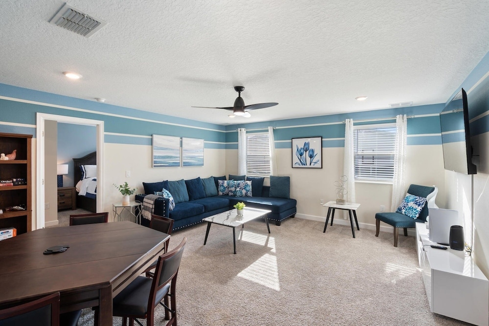 ChampionsGate Resort 8-Bedroom Vacation Pool Home - Includes Resort Clubhouse Amenity Access! 8 Home